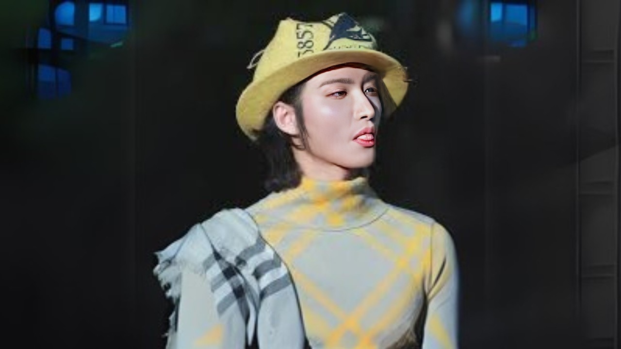 Park Seonghwa goes wild with his latest performance antics.
